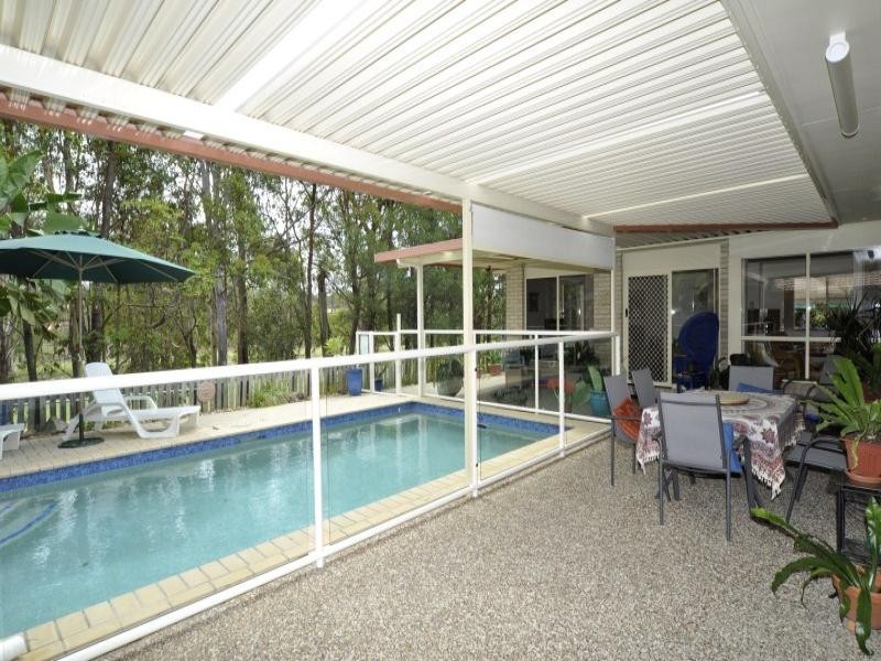 1 Desert Falls Crescent, Parkwood QLD 4214