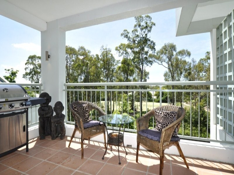 14/76 Chichester Drive, Arundel QLD 4214