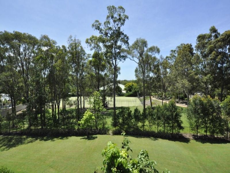 14/76 Chichester Drive, Arundel QLD 4214