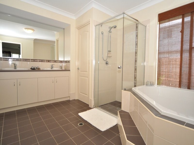 42 Salvado Drive, Pacific Pines QLD 4211