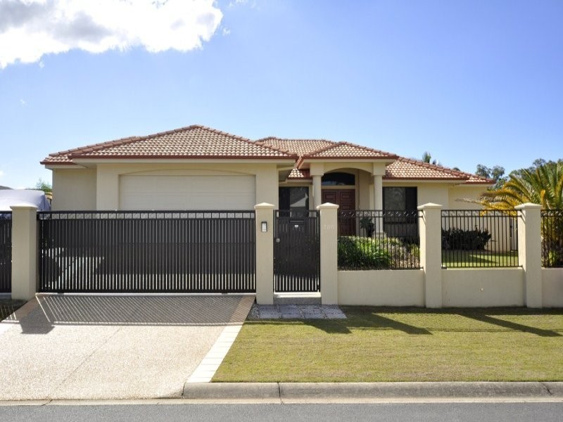 10 Torquay Place, Arundel QLD 4214
