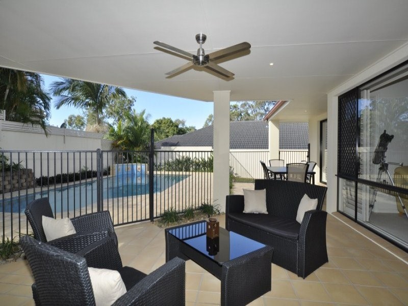 10 Torquay Place, Arundel QLD 4214