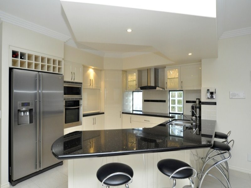 10 Torquay Place, Arundel QLD 4214