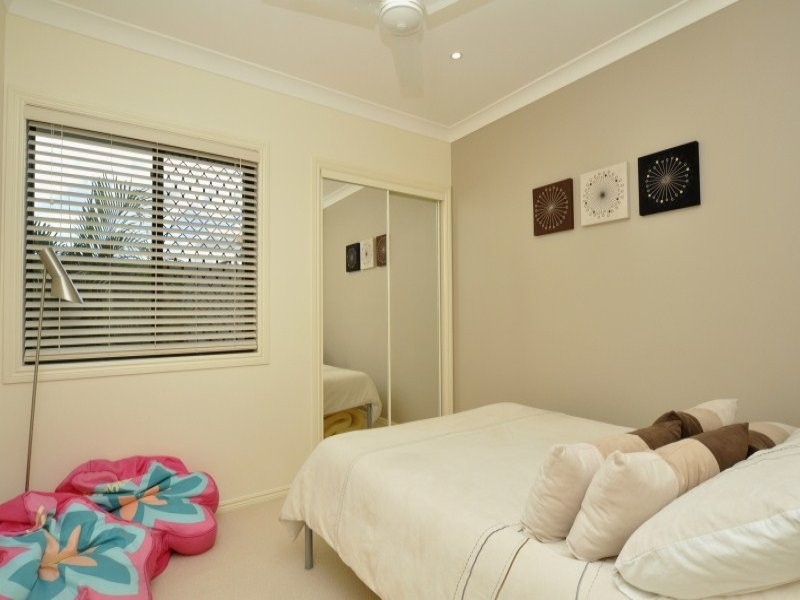 10 Torquay Place, Arundel QLD 4214