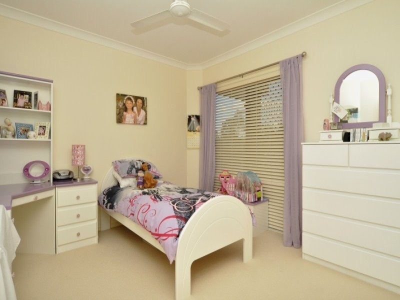 10 Torquay Place, Arundel QLD 4214