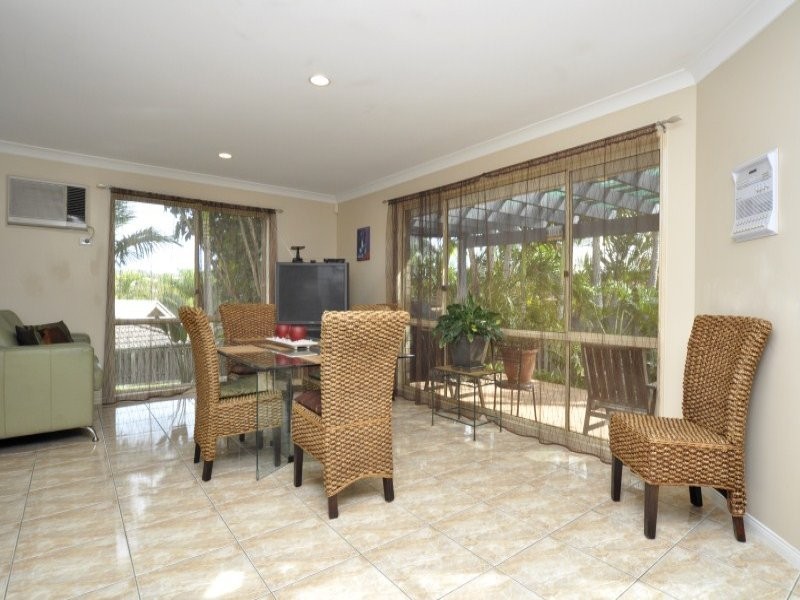 14 Yarraglen Place, Parkwood QLD 4214