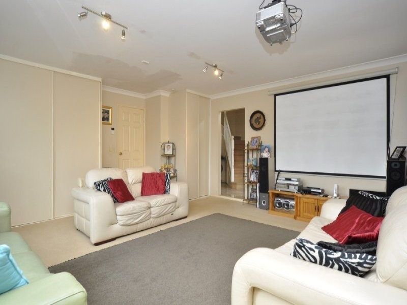 14 Yarraglen Place, Parkwood QLD 4214