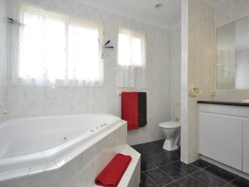 14 Yarraglen Place, Parkwood QLD 4214