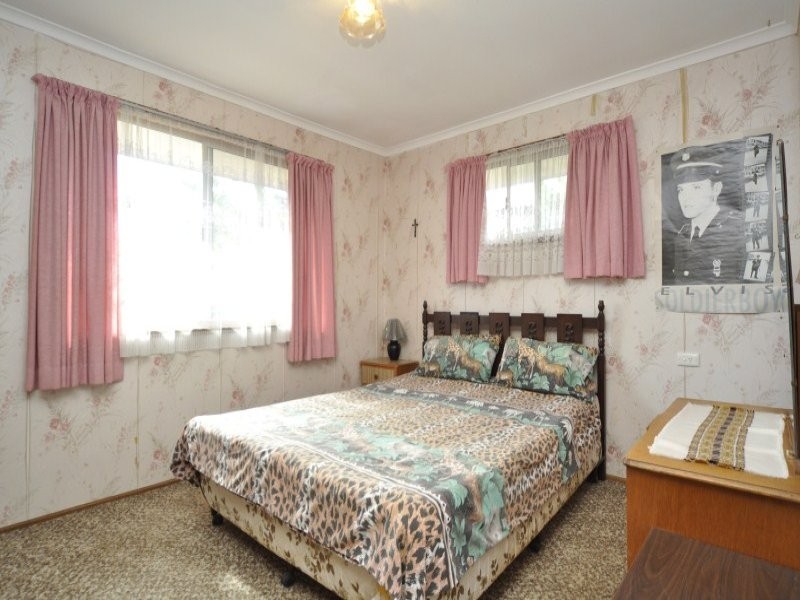 148 Government Road, Labrador QLD 4215