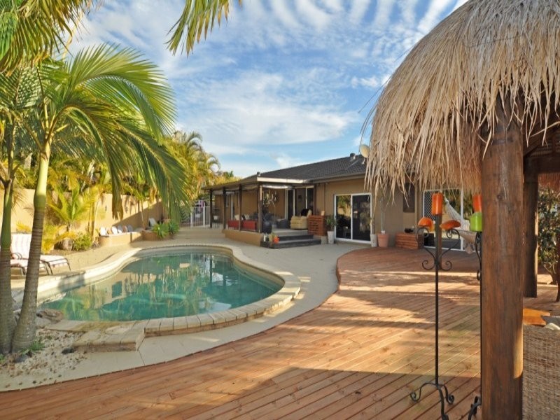 3 Waterwood Court, Arundel QLD 4214