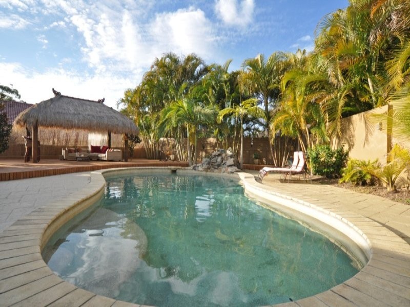 3 Waterwood Court, Arundel QLD 4214