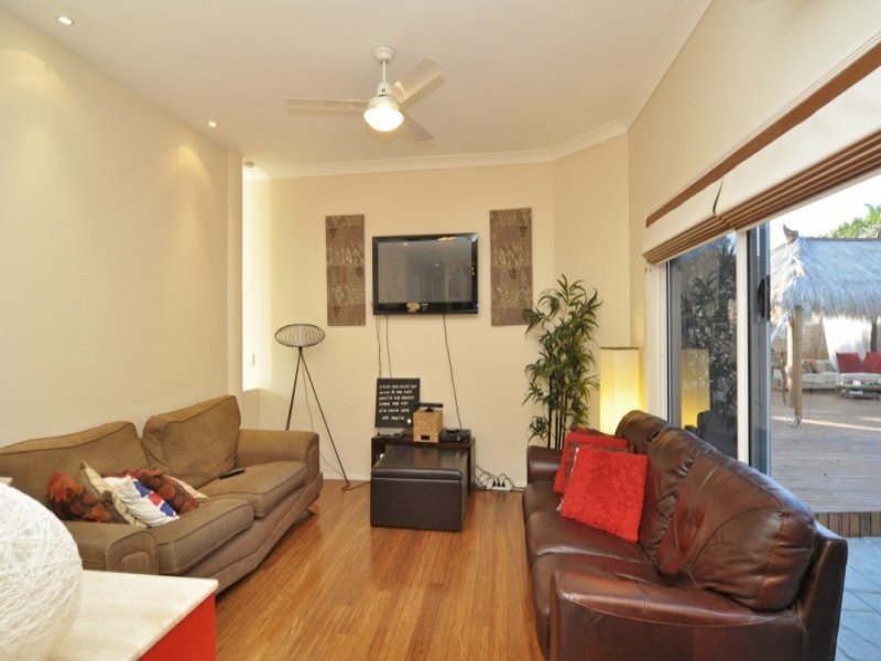 3 Waterwood Court, Arundel QLD 4214