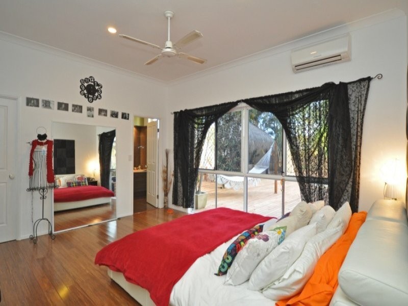 3 Waterwood Court, Arundel QLD 4214