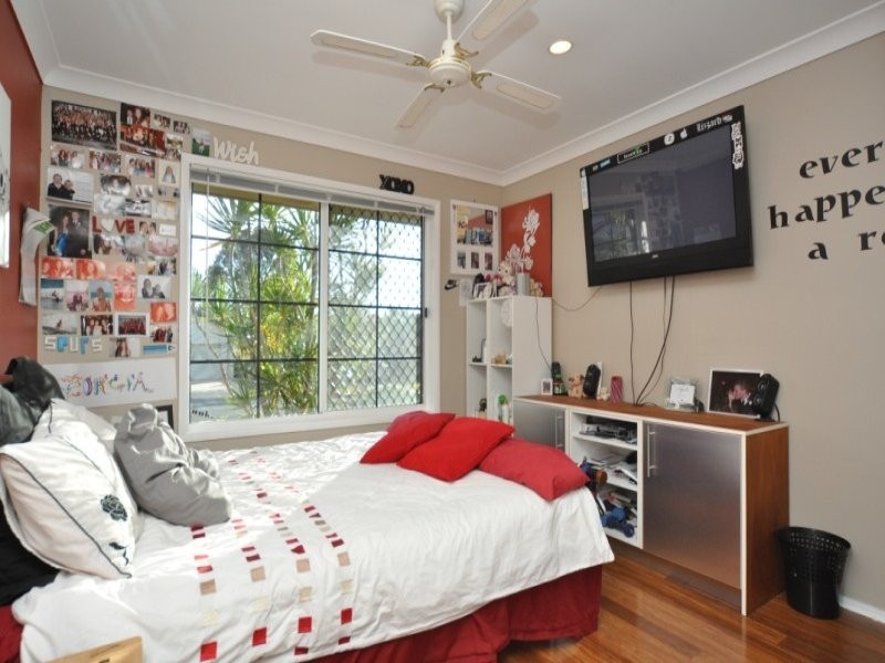 3 Waterwood Court, Arundel QLD 4214