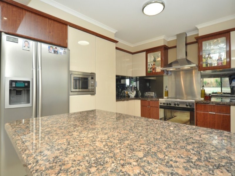 113 Arun Drive, Arundel QLD 4214