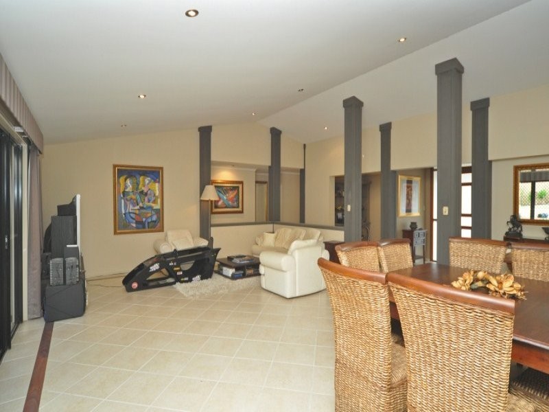 113 Arun Drive, Arundel QLD 4214