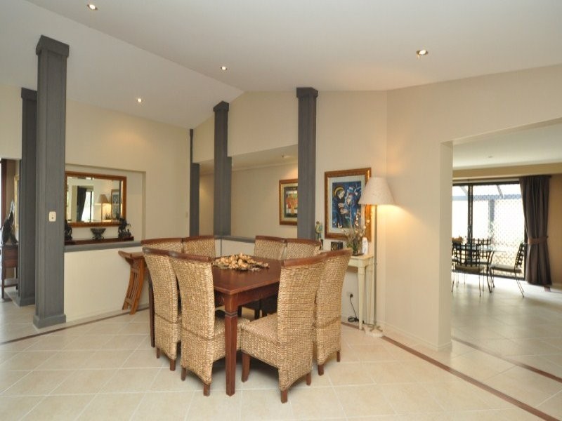 113 Arun Drive, Arundel QLD 4214