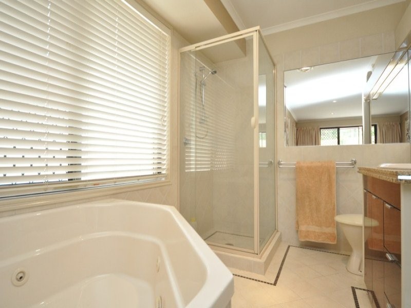 113 Arun Drive, Arundel QLD 4214
