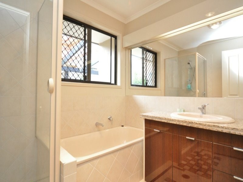 113 Arun Drive, Arundel QLD 4214