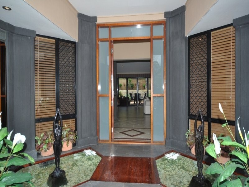 113 Arun Drive, Arundel QLD 4214