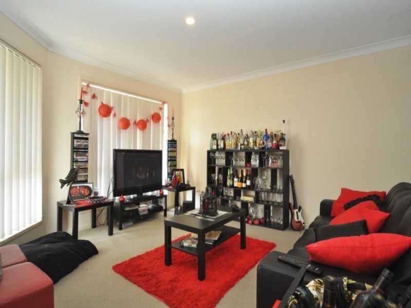 17 Buddy Holly Close, Parkwood QLD 4214
