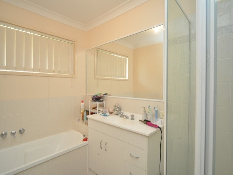 17 Buddy Holly Close, Parkwood QLD 4214