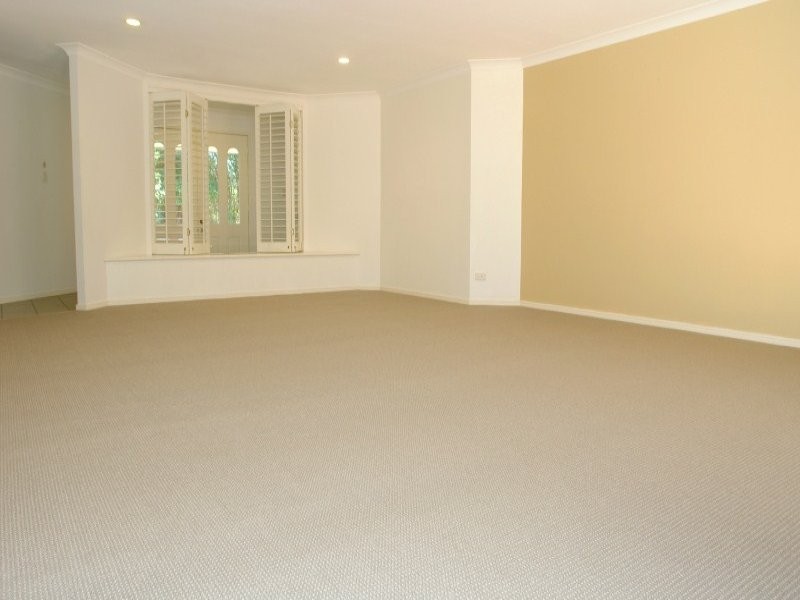 6 Morfantaine Terrace, Parkwood QLD 4214