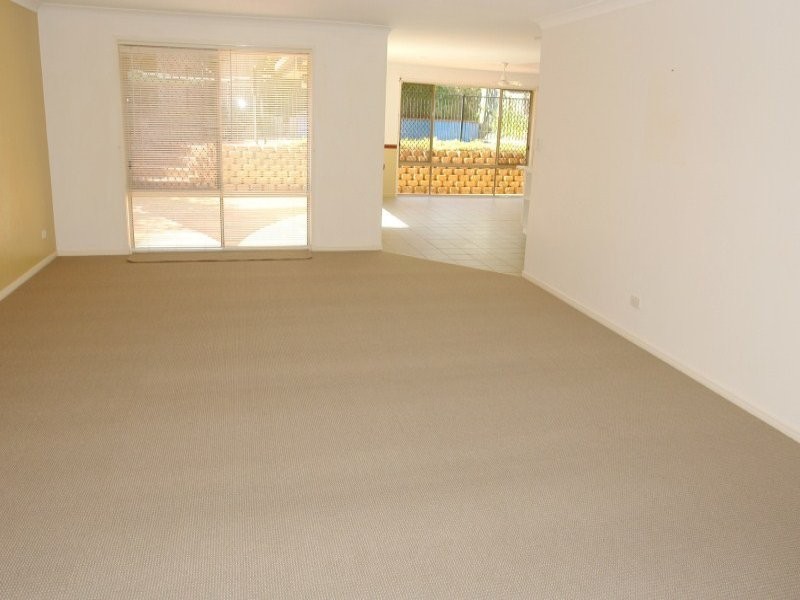 6 Morfantaine Terrace, Parkwood QLD 4214