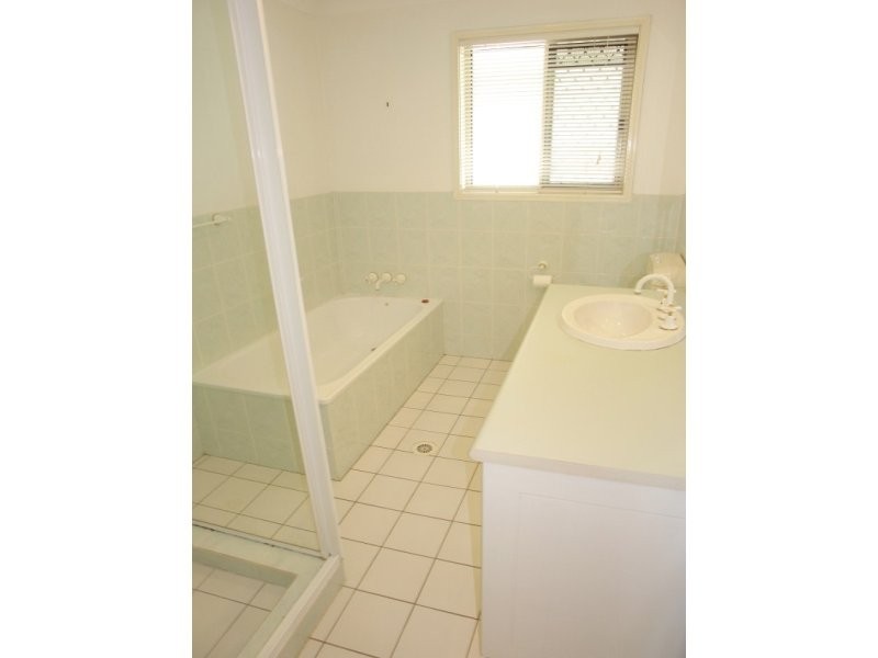 6 Morfantaine Terrace, Parkwood QLD 4214