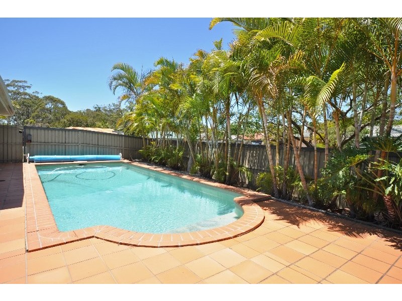 18 Castle Rock Street, Parkwood QLD 4214