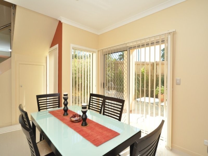 64B Kumbari Close, Southport QLD 4215