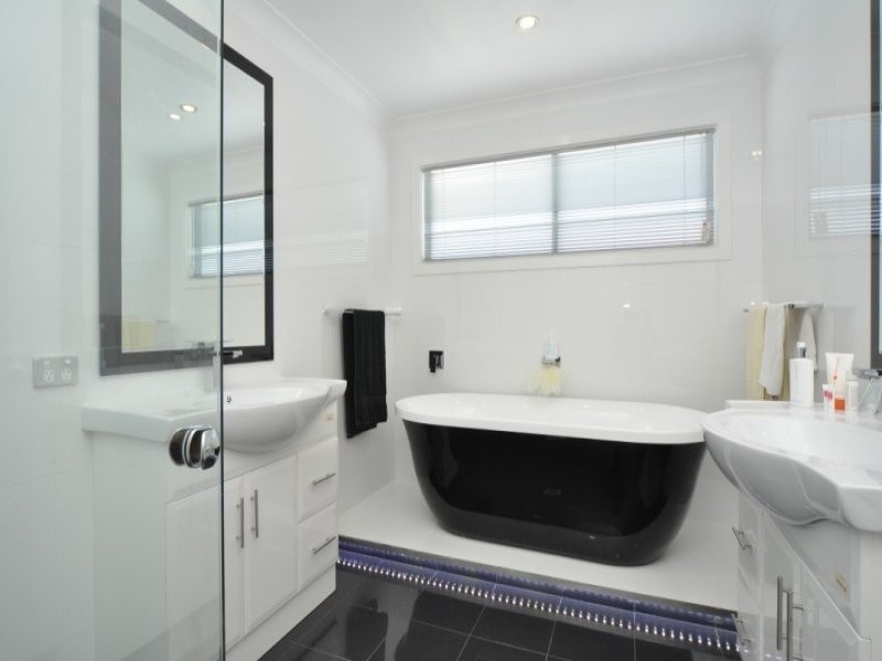 64B Kumbari Close, Southport QLD 4215