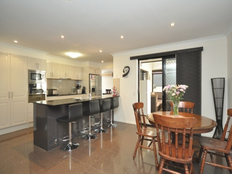 43 Currumburra Road, Ashmore QLD 4214