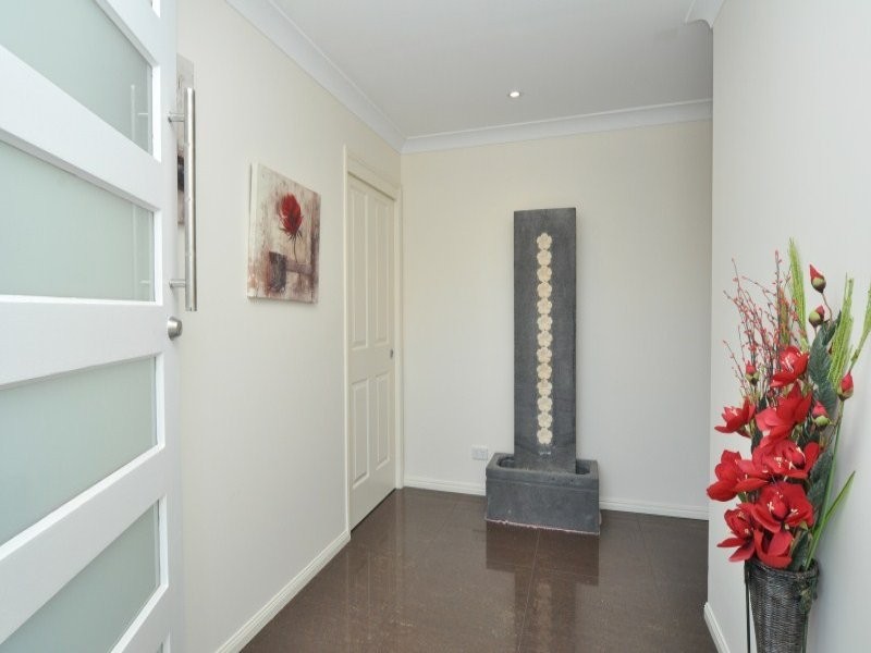 43 Currumburra Road, Ashmore QLD 4214