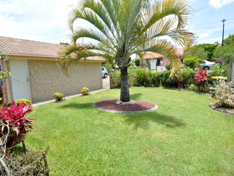 1/5 Liam Court, Labrador QLD 4215