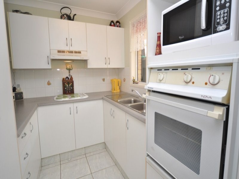 1/5 Liam Court, Labrador QLD 4215