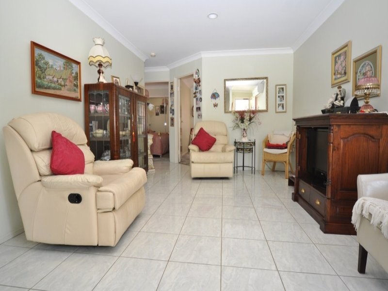 1/5 Liam Court, Labrador QLD 4215