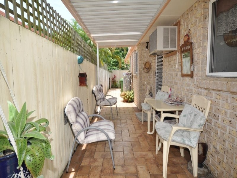 1/5 Liam Court, Labrador QLD 4215