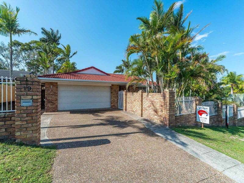 19 Rebbechi Court, Parkwood QLD 4214
