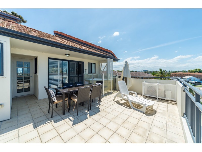 316/392-398 Marine Parade, Labrador QLD 4215