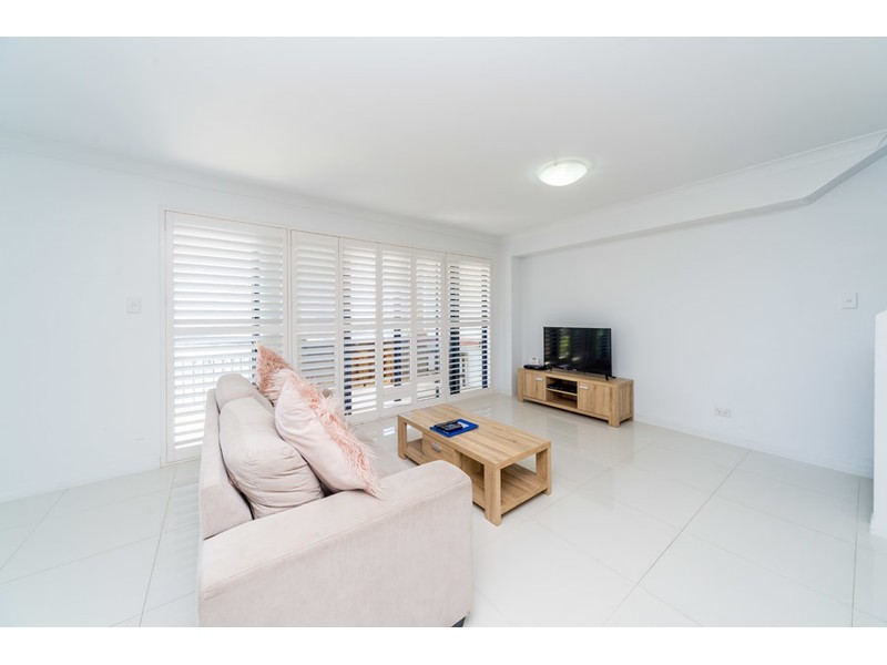 316/392-398 Marine Parade, Labrador QLD 4215