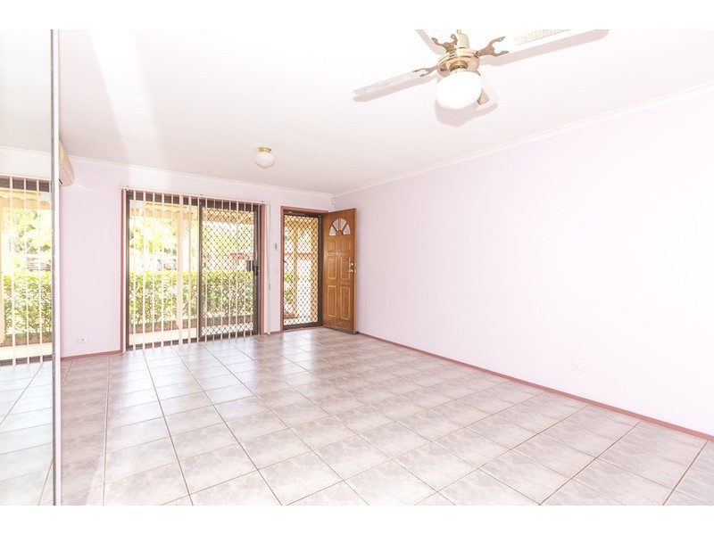 1/5 Hoya Court, Labrador QLD 4215