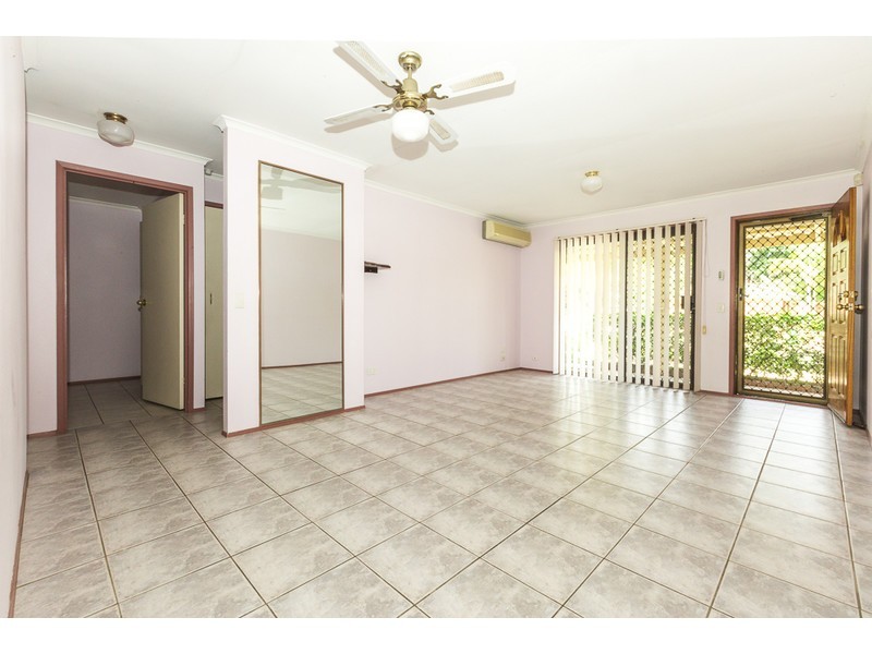 1/5 Hoya Court, Labrador QLD 4215