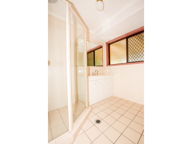 1/5 Hoya Court, Labrador QLD 4215