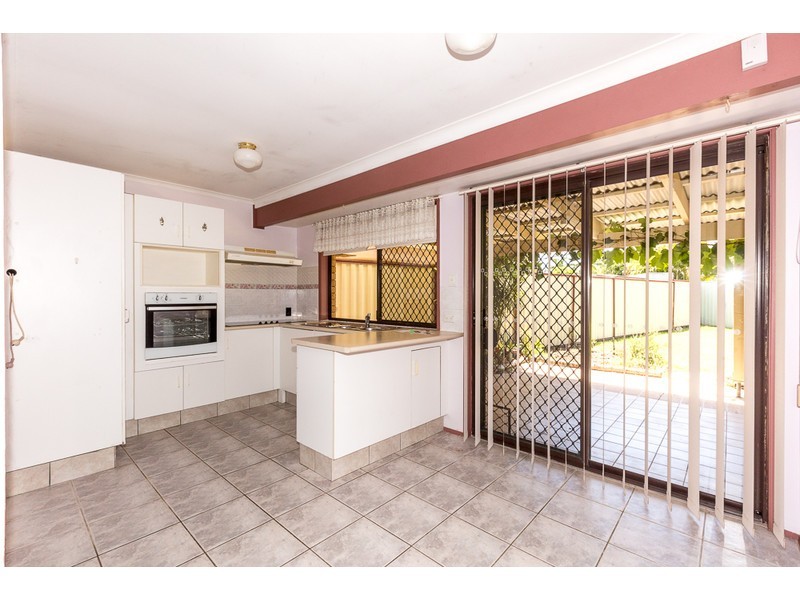 1/5 Hoya Court, Labrador QLD 4215