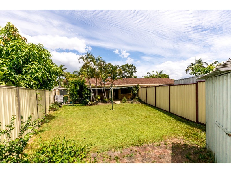 1/5 Hoya Court, Labrador QLD 4215