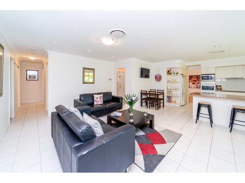 14 Crenshaw Crt, Parkwood QLD 4214