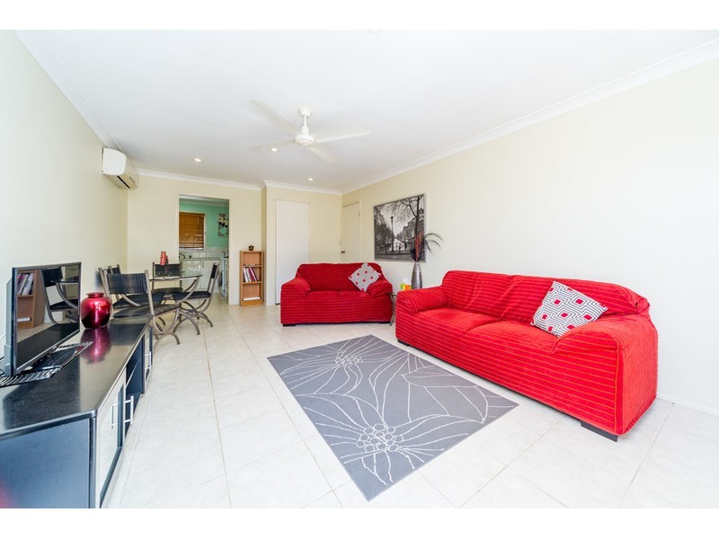 2/132 Whiting Street, Labrador QLD 4215