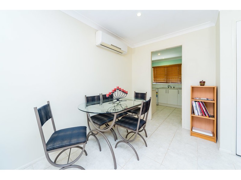 2/132 Whiting Street, Labrador QLD 4215