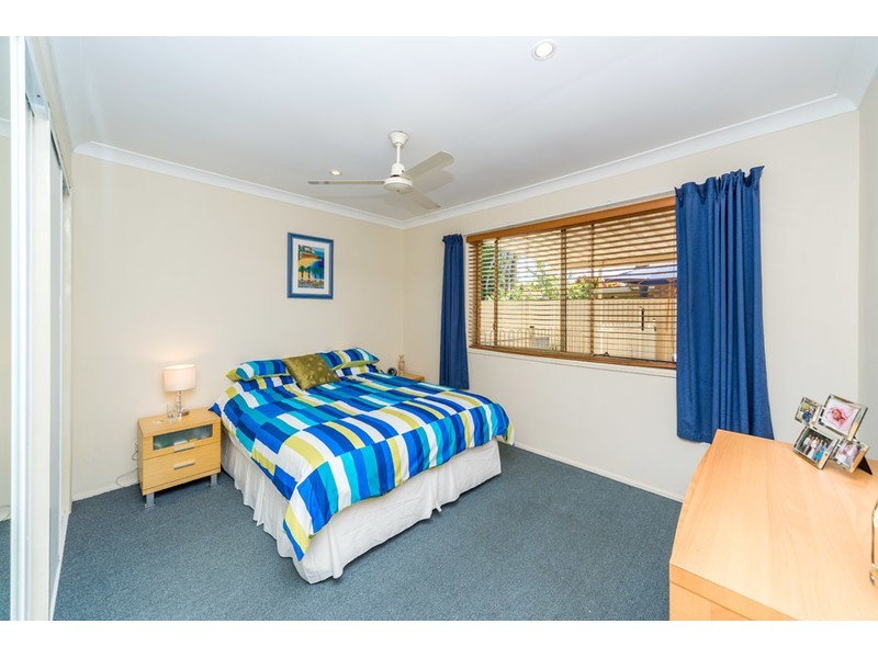 2/132 Whiting Street, Labrador QLD 4215